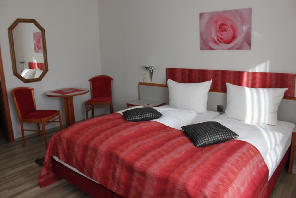 Berghotel Waidmannsheil Battenberg  ภายนอก รูปภาพ